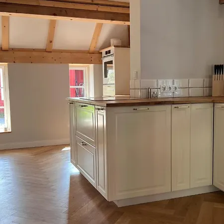 Дом отдыха Reethuus With Fireplace And Sauna Фемарн
