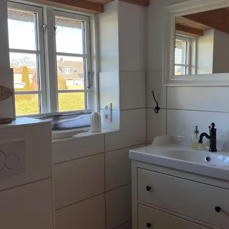 Reethuus With Fireplace And Sauna Tatil Evi *